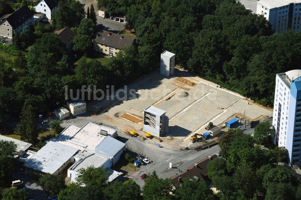 Wolfsburg aus der Vogelperspektive: Baustelle zum Neubau einer Parkpalette am Klinikum Wolfsburg in Wolfsburg im Bundesland Niedersachsen, Deutschland