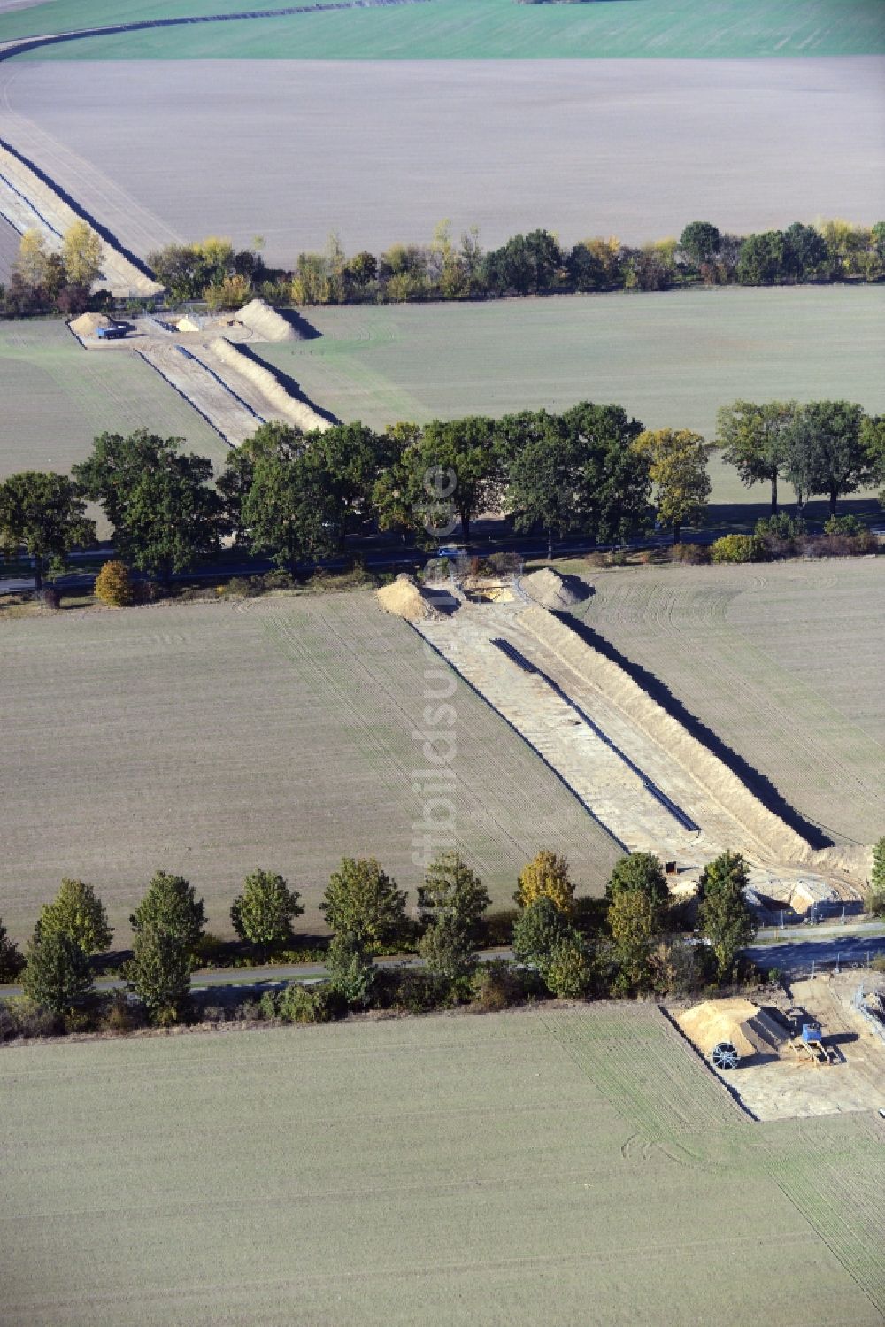 Luftbild Werneuchen - Baustelle zum Neubau der von der PCK Raffinerie GmbH betriebene Rohrfernleitungsanlage in Werneuchen im Bundesland Brandenburg