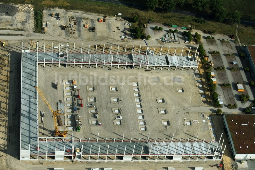 Trebbin von oben - Baustelle zum Neubau des Poco - Domäne- Zentrallager in Trebbin im Bundesland Brandenburg