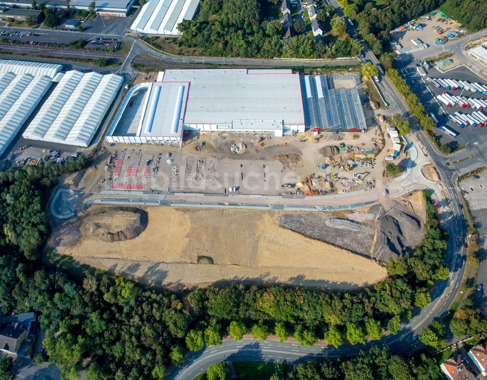 Bochum von oben - Baustelle zum Neubau von Produktions- und Logistik- Hallen am OPEL Werk II und III in Langendreer in Bochum im Bundesland Nordrhein-Westfalen