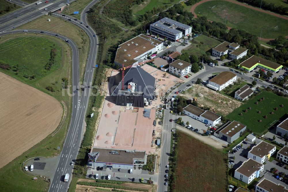 Mainz - Hechtsheim von oben - Baustelle zum Neubau der Pyramide im Gewerbegebiet Hechtsheim in Mainz im Bundesland Rheinland-Pfalz