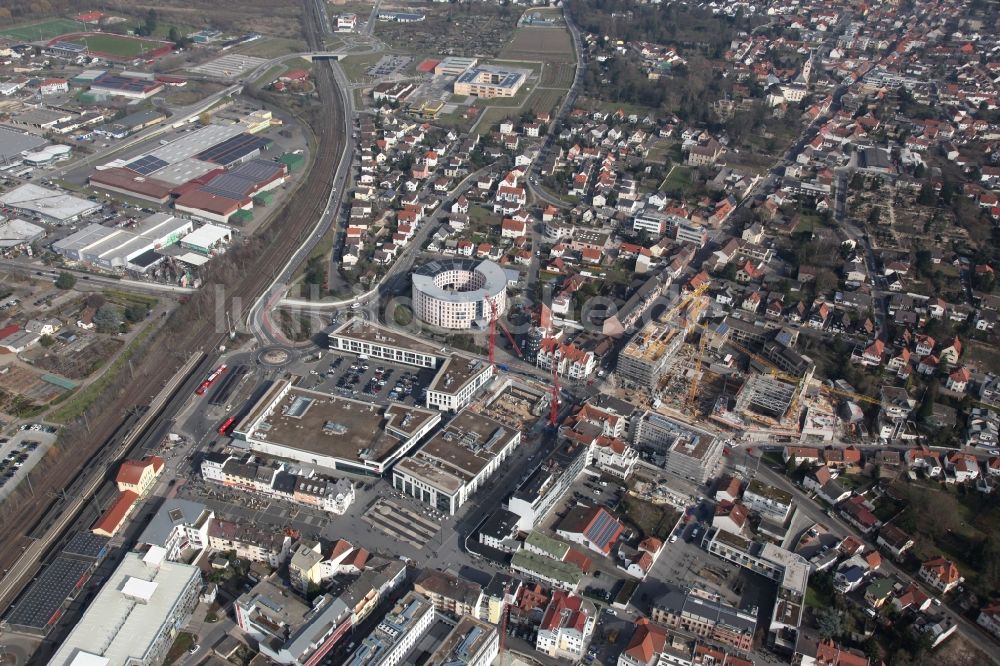 Luftaufnahme Ingelheim am Rhein - Baustelle zum Neubau des Rathauses, einer Kulturhalle und des Weiterbildungsszentrums in Ingelheim am Rhein im Bundesland Rheinland-Pfalz