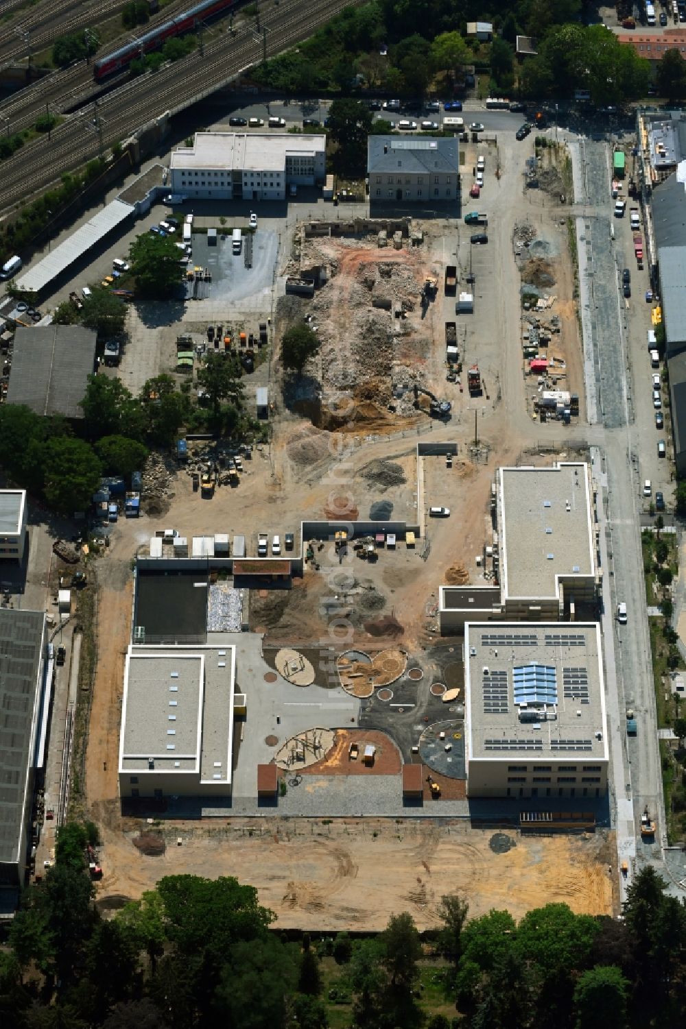 Dresden aus der Vogelperspektive: Baustelle zum Neubau Schul- Gebäude und der Kita Drewag-Areal in Dresden im Bundesland Sachsen, Deutschland