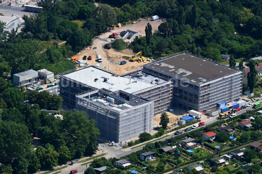 Berlin aus der Vogelperspektive: Baustelle zum Neubau des Schulgebaudes Elsenschule in Berlin, Deutschland