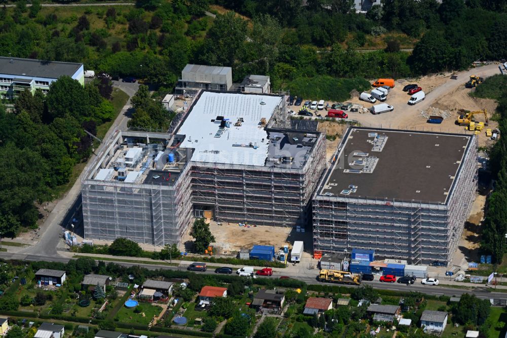 Luftaufnahme Berlin - Baustelle zum Neubau des Schulgebaudes Elsenschule in Berlin, Deutschland