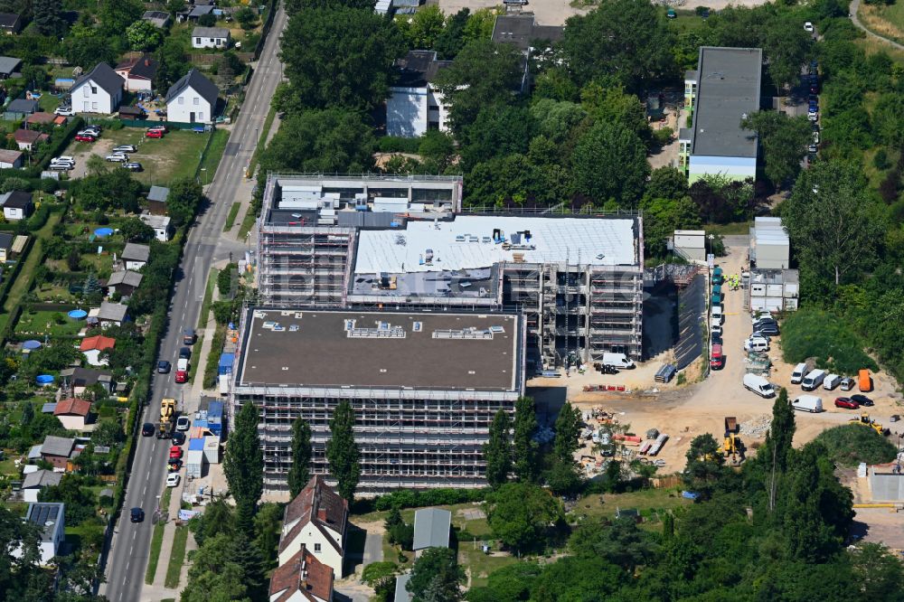 Berlin aus der Vogelperspektive: Baustelle zum Neubau des Schulgebaudes Elsenschule in Berlin, Deutschland