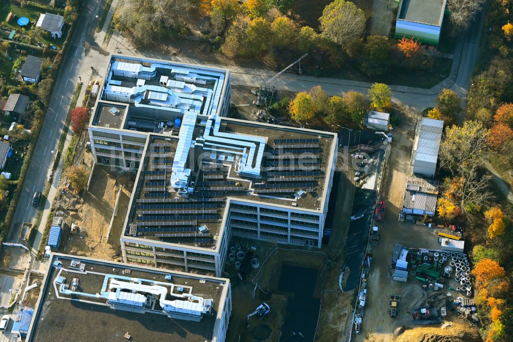 Luftbild Berlin - Baustelle zum Neubau des Schulgebaudes Elsenschule in Berlin, Deutschland