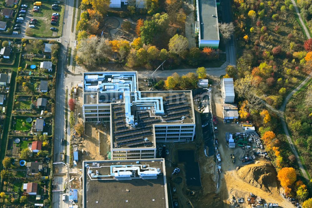 Luftaufnahme Berlin - Baustelle zum Neubau des Schulgebaudes Elsenschule in Berlin, Deutschland