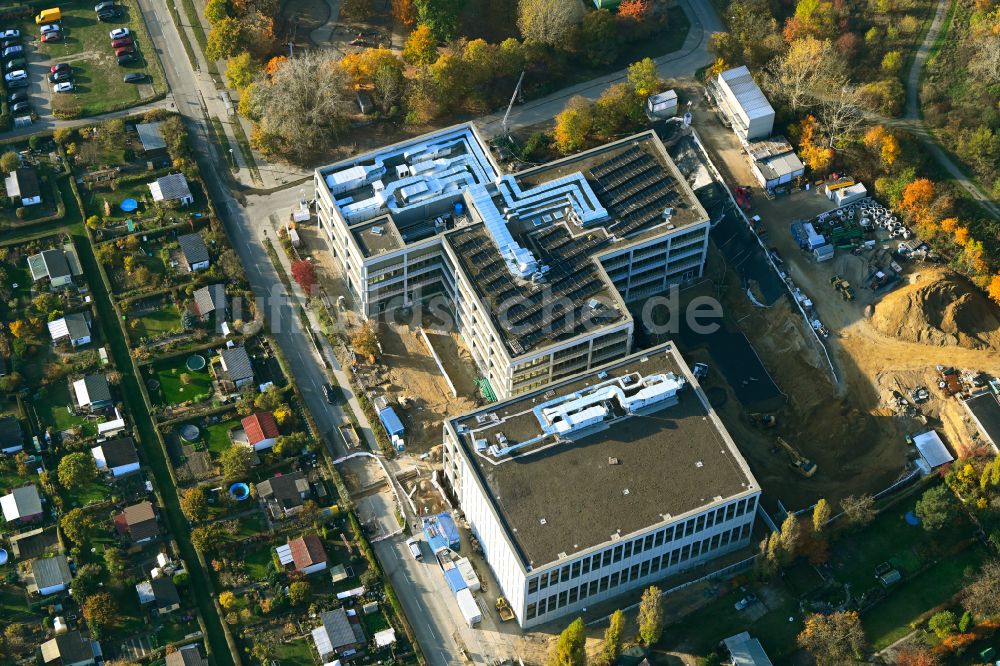 Berlin von oben - Baustelle zum Neubau des Schulgebaudes Elsenschule in Berlin, Deutschland