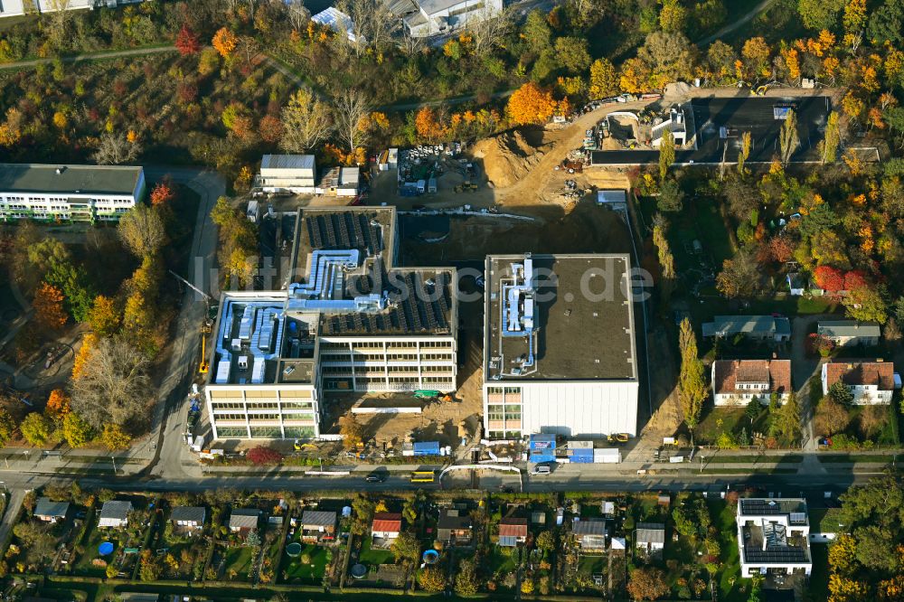 Luftaufnahme Berlin - Baustelle zum Neubau des Schulgebaudes Elsenschule in Berlin, Deutschland