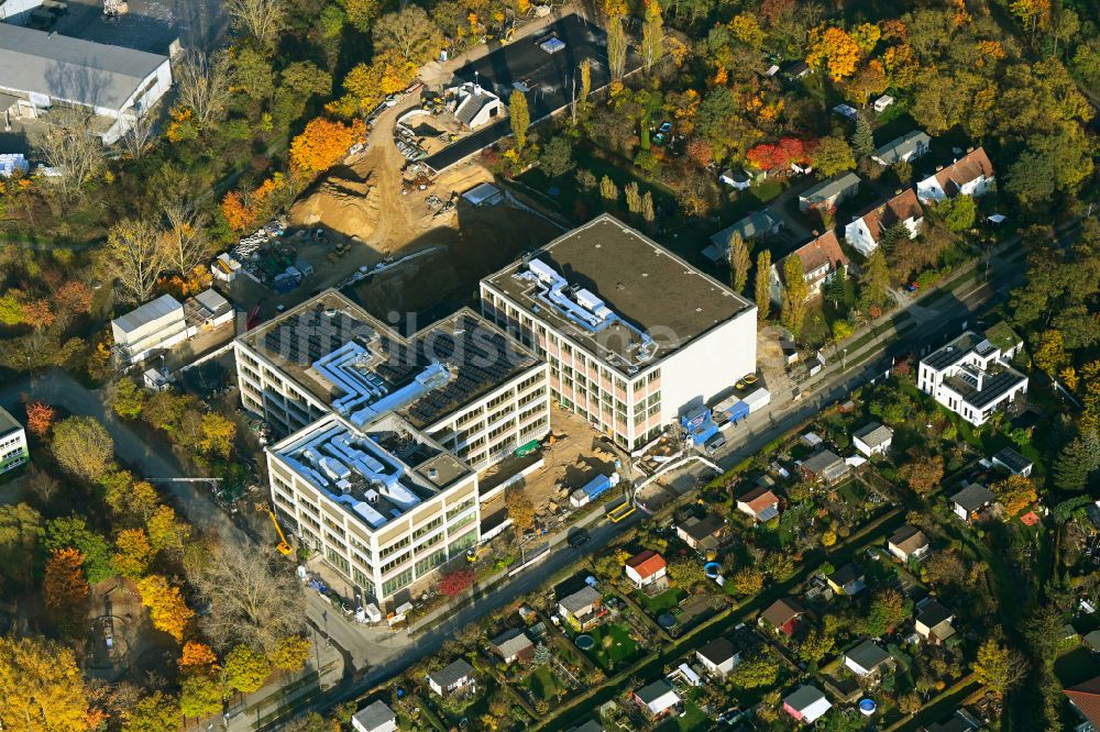 Berlin von oben - Baustelle zum Neubau des Schulgebaudes Elsenschule in Berlin, Deutschland