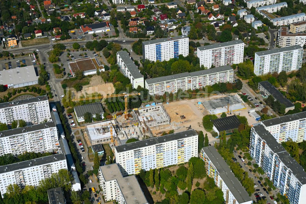 Berlin von oben - Baustelle zum Neubau des Schulgebaudes im Ortsteil Biesdorf in Berlin, Deutschland