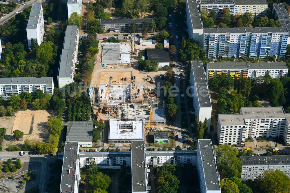 Berlin von oben - Baustelle zum Neubau des Schulgebaudes im Ortsteil Biesdorf in Berlin, Deutschland