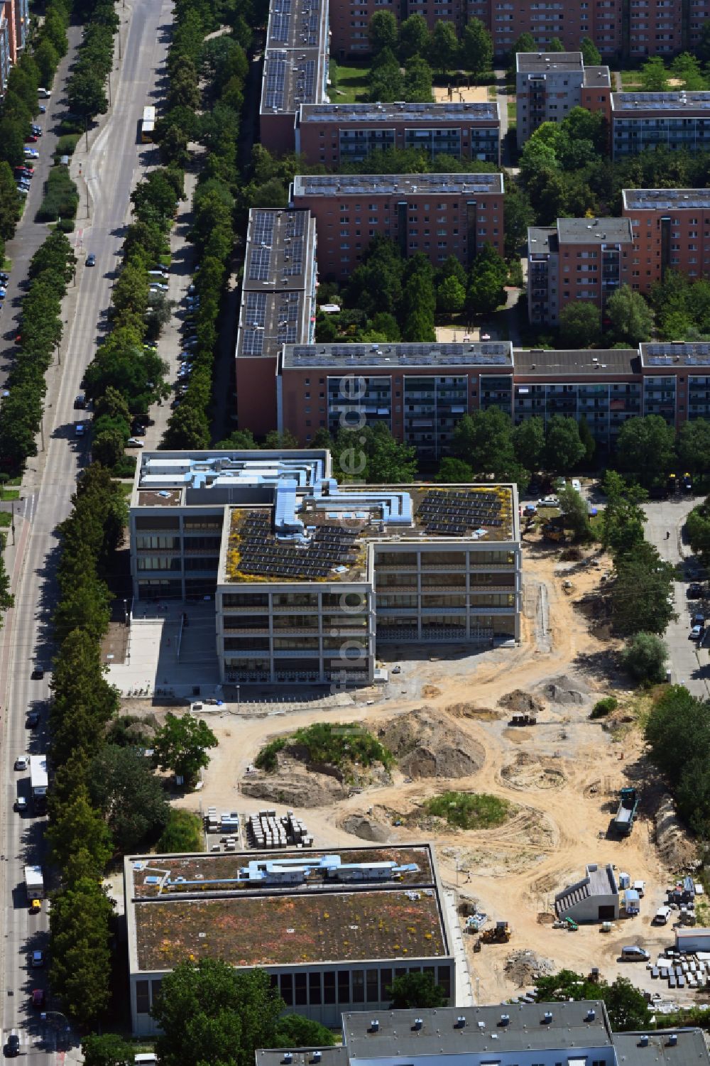 Luftbild Berlin - Baustelle zum Neubau des Schulgebaudes im Ortsteil Hellersdorf in Berlin, Deutschland