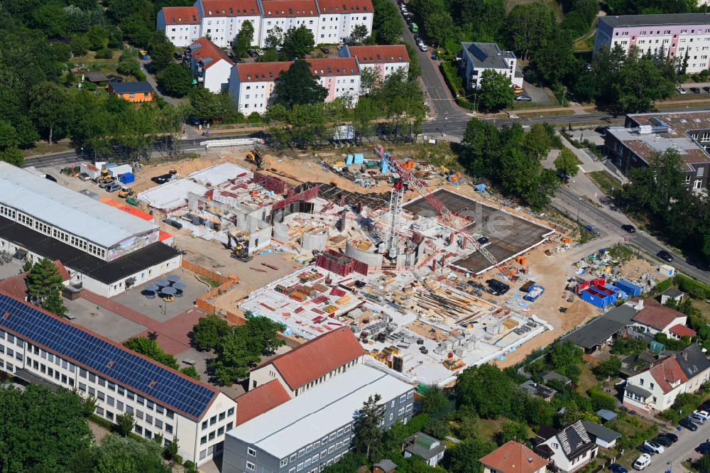 Luftbild Bernau - Baustelle zum Neubau des Schulgebaudes Schule am Kirschgarten in Bernau im Bundesland Brandenburg, Deutschland