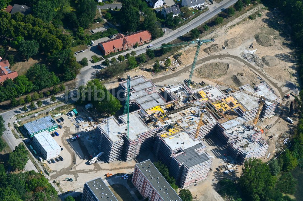 Luftbild Berlin - Baustelle zum Neubau des Schulgebäudes an der Allee der Kosmonauten in Berlin, Deutschland