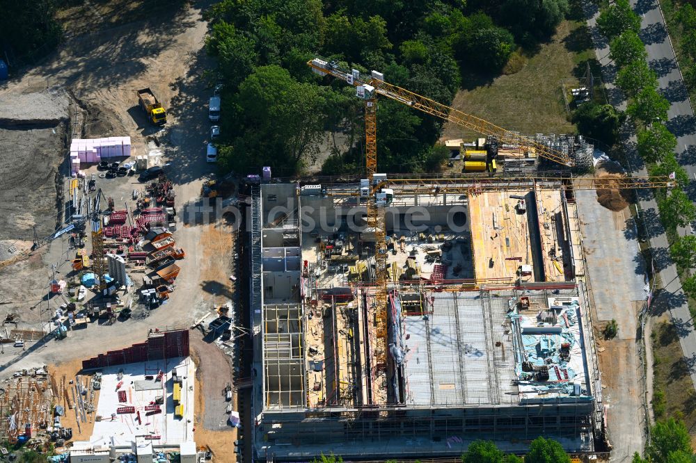 Leipzig von oben - Baustelle zum Neubau des Schulgebäudes Campus Dösner Weg in Leipzig im Bundesland Sachsen, Deutschland