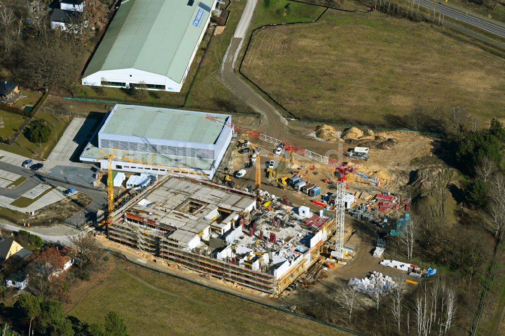 Luftbild Stahnsdorf - Baustelle zum Neubau des Schulgebäudes CAMPUS LINDENHOF-GRUNDSCHULE in Stahnsdorf im Bundesland Brandenburg, Deutschland