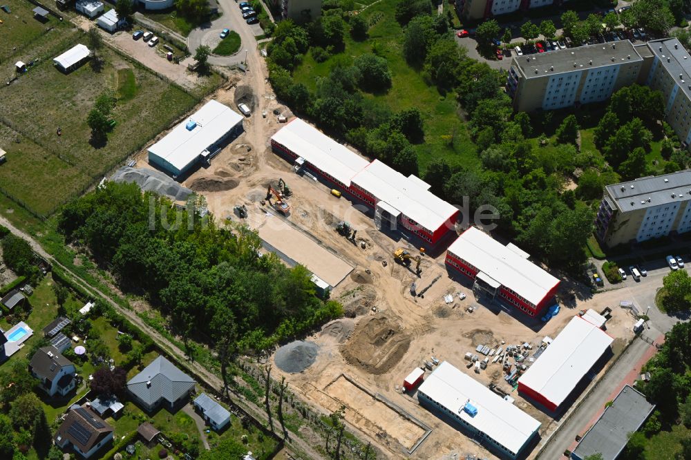 Luftbild Hellersdorf - Baustelle zum Neubau des Schulgebäudes - Compartmentschule in Hellersdorf im Bundesland Brandenburg, Deutschland