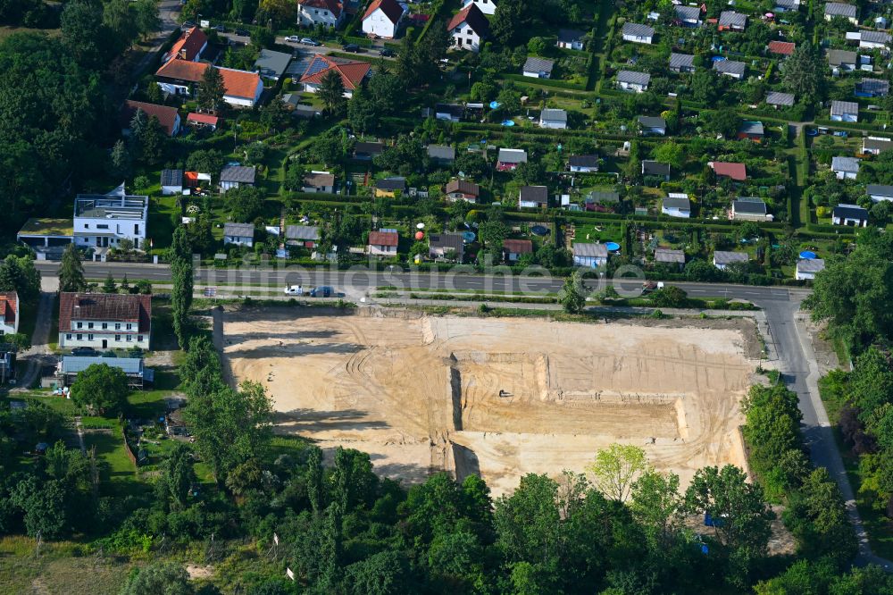 Berlin aus der Vogelperspektive: Baustelle zum Neubau des Schulgebäudes Elsenschule im Ortsteil Mahlsdorf in Berlin, Deutschland