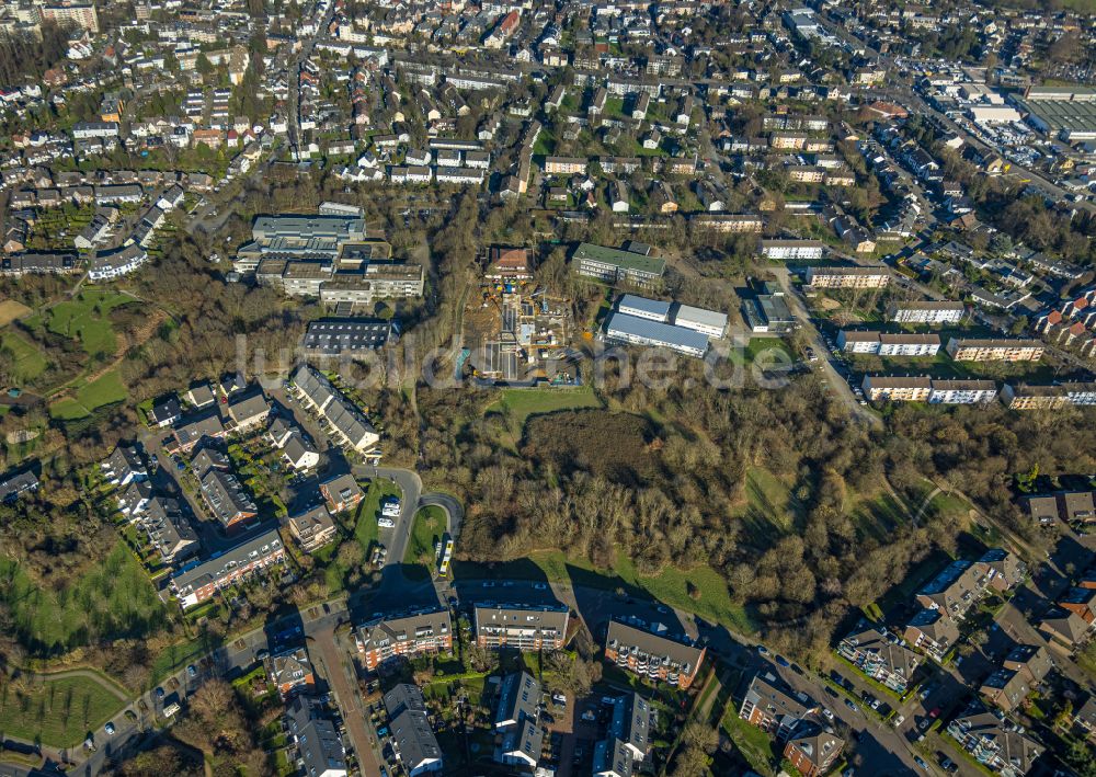 Saarn von oben - Baustelle zum Neubau des Schulgebäudes Erweiterungsbau der Gesamtschule in Saarn an der Ruhr im Bundesland Nordrhein-Westfalen, Deutschland