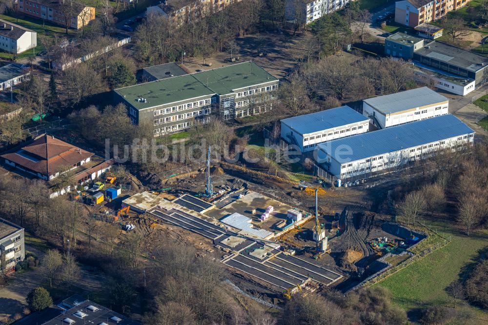 Saarn von oben - Baustelle zum Neubau des Schulgebäudes Erweiterungsbau der Gesamtschule in Saarn an der Ruhr im Bundesland Nordrhein-Westfalen, Deutschland