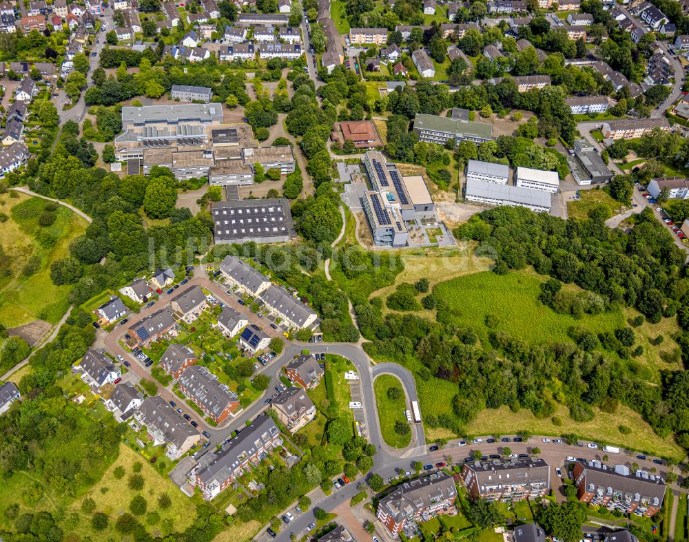 Saarn von oben - Baustelle zum Neubau des Schulgebäudes Erweiterungsbau der Gesamtschule in Saarn an der Ruhr im Bundesland Nordrhein-Westfalen, Deutschland