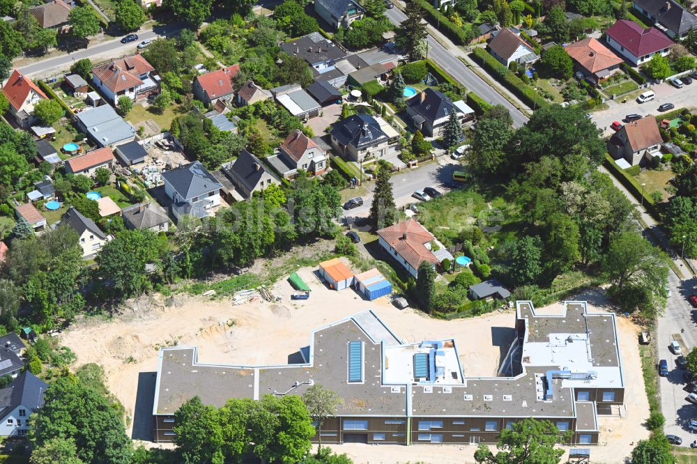 Bernau von oben - Baustelle zum Neubau des Schulgebäudes Evangelischen Grundschule in Bernau im Bundesland Brandenburg, Deutschland