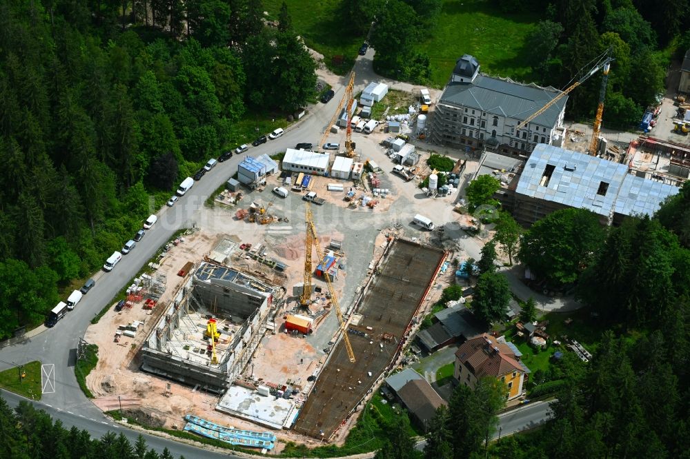 Bad Reiboldsgrün aus der Vogelperspektive: Baustelle zum Neubau des Schulgebäudes Forstschule in Bad Reiboldsgrün im Bundesland Sachsen, Deutschland