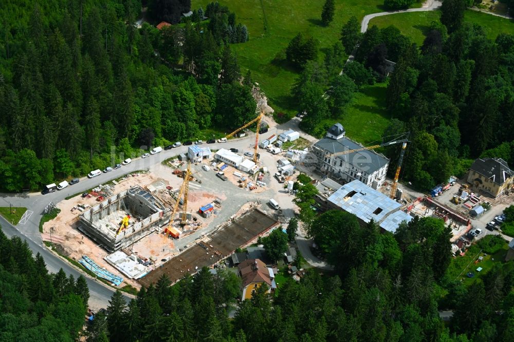 Luftbild Bad Reiboldsgrün - Baustelle zum Neubau des Schulgebäudes Forstschule in Bad Reiboldsgrün im Bundesland Sachsen, Deutschland