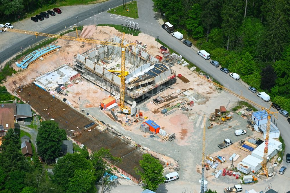 Bad Reiboldsgrün aus der Vogelperspektive: Baustelle zum Neubau des Schulgebäudes Forstschule in Bad Reiboldsgrün im Bundesland Sachsen, Deutschland