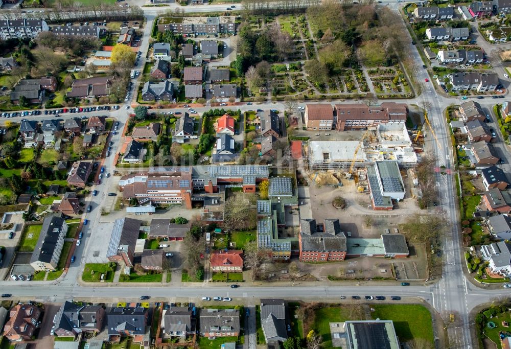 Bottrop von oben - Baustelle zum Neubau des Schulgebäudes Gemeinschaftshauptschule Kirchhellen am Kirchhellener Ring und der Vestisches Gymnasium an der Schulstraße im Ortsteil Kirchhellen in Bottrop im Bundesland Nordrhein-Westfalen