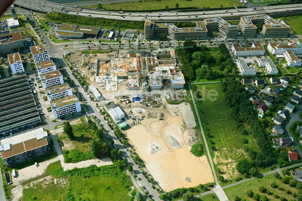 Luftbild Berlin - Baustelle zum Neubau des Schulgebäudes einer Gemeinschaftsschule in Berlin, Deutschland