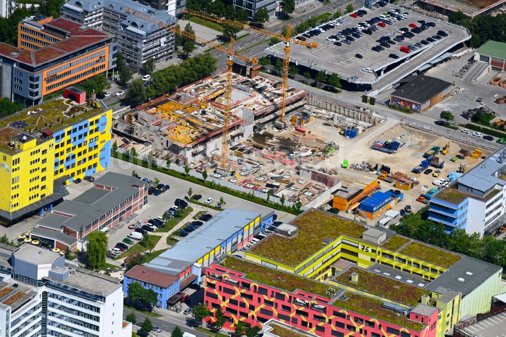 Luftbild München - Baustelle zum Neubau des Schulgebäudes Gmunder Straße - Aidenbachstraße in München im Bundesland Bayern, Deutschland