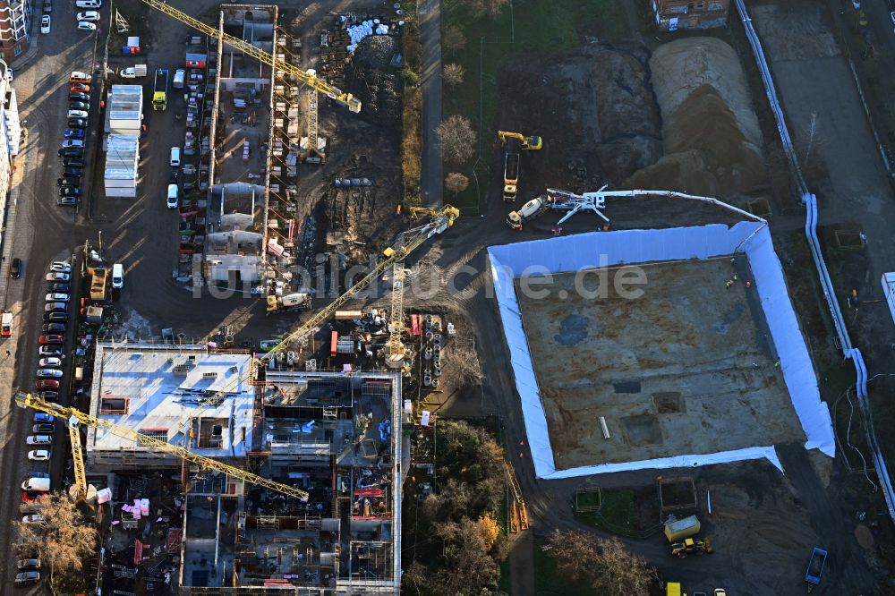 Luftaufnahme Leipzig - Baustelle zum Neubau des Schulgebäudes einer Grundschule in Leipzig im Bundesland Sachsen, Deutschland