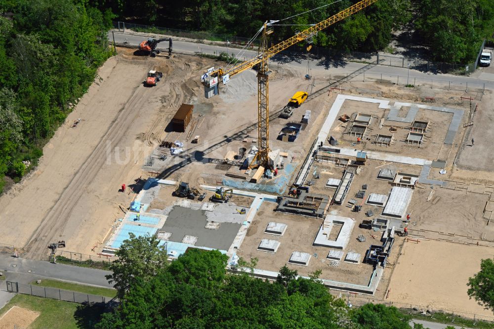 Werneuchen von oben - Baustelle zum Neubau des Schulgebäudes Grundschule Im Rosenpark in Werneuchen im Bundesland Brandenburg, Deutschland