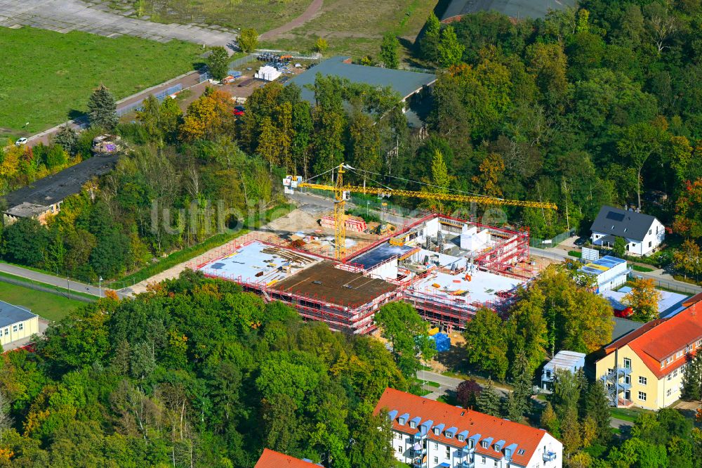 Werneuchen von oben - Baustelle zum Neubau des Schulgebäudes Grundschule Im Rosenpark in Werneuchen im Bundesland Brandenburg, Deutschland