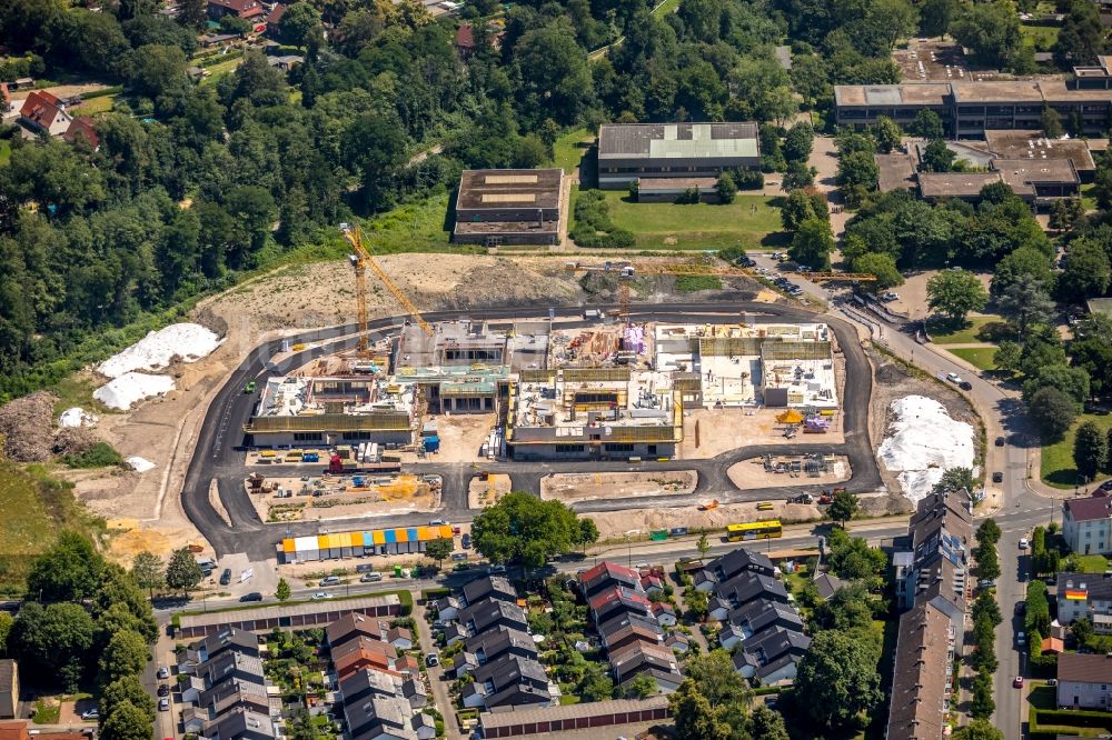 Essen von oben - Baustelle zum Neubau des Schulgebäudes der Gustav-Heinemann-Schule in Essen im Bundesland Nordrhein-Westfalen, Deutschland