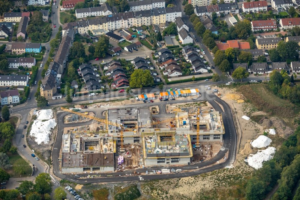 Essen von oben - Baustelle zum Neubau des Schulgebäudes der Gustav-Heinemann-Schule in Essen im Bundesland Nordrhein-Westfalen, Deutschland