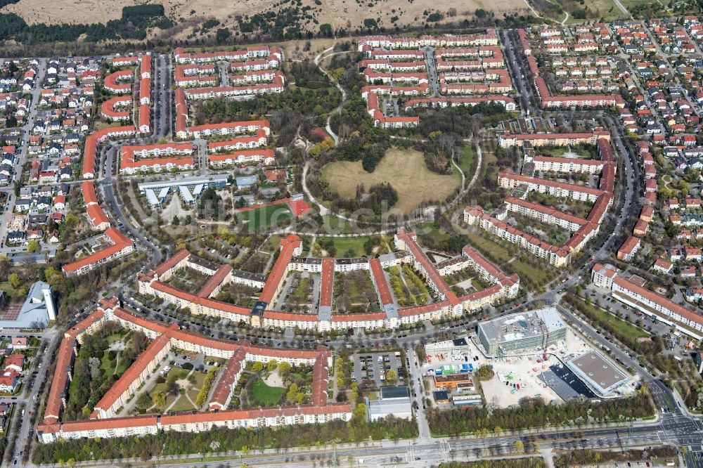 Luftaufnahme München - Baustelle zum Neubau des Schulgebäudes an der Heidemannstraße in München im Bundesland Bayern, Deutschland