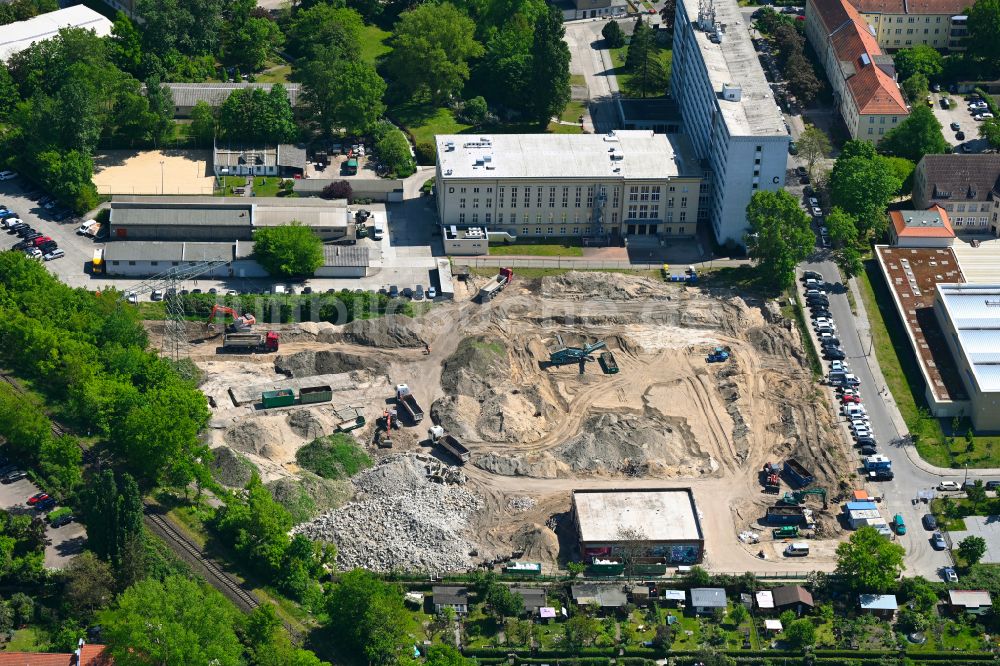 Berlin von oben - Baustelle zum Neubau des Schulgebäudes Integrierte Sekundarschule (ISS) in Berlin, Deutschland
