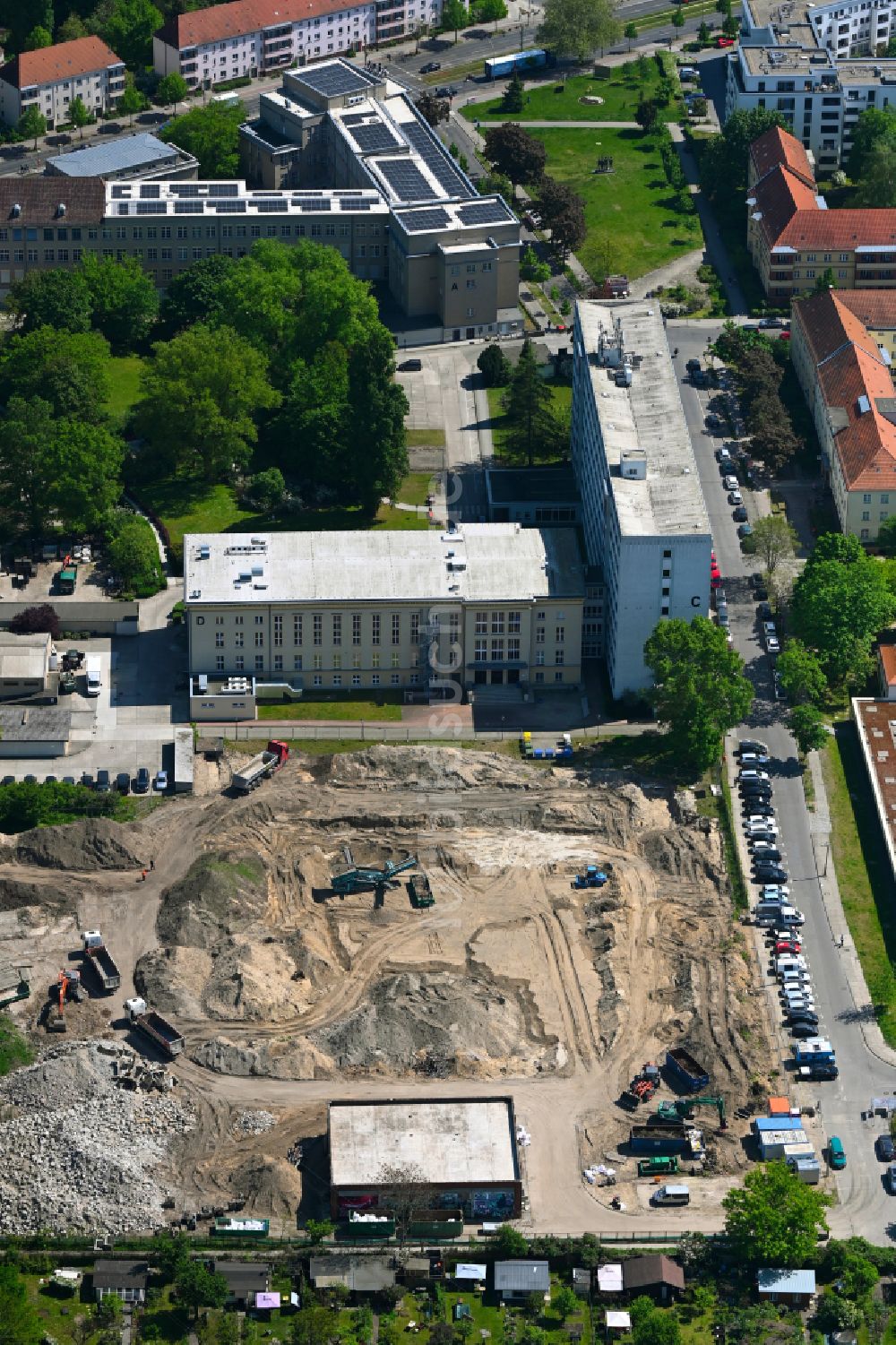 Berlin aus der Vogelperspektive: Baustelle zum Neubau des Schulgebäudes Integrierte Sekundarschule (ISS) in Berlin, Deutschland