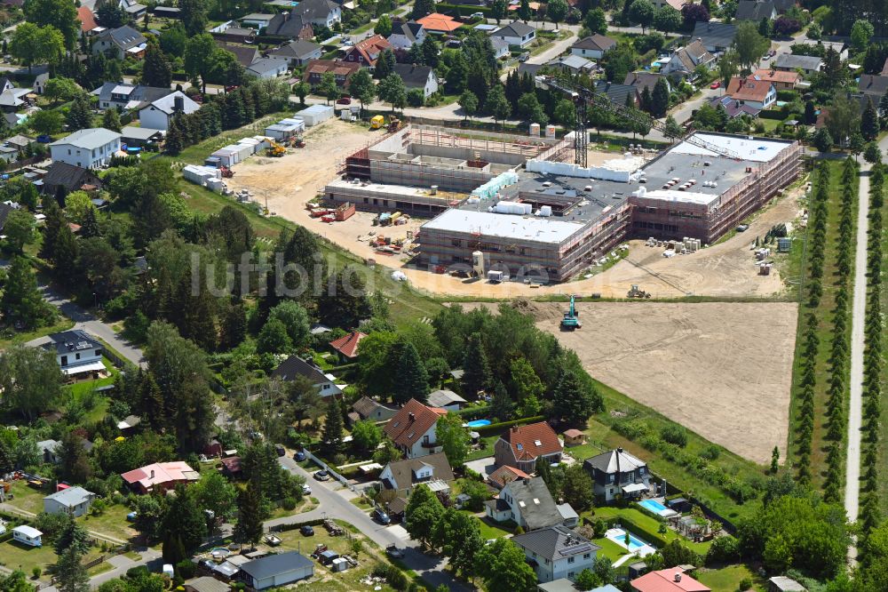 Fredersdorf-Vogelsdorf von oben - Baustelle zum Neubau des Schulgebäudes an der Landstraße - Lenbachstraße in Fredersdorf-Vogelsdorf im Bundesland Brandenburg, Deutschland