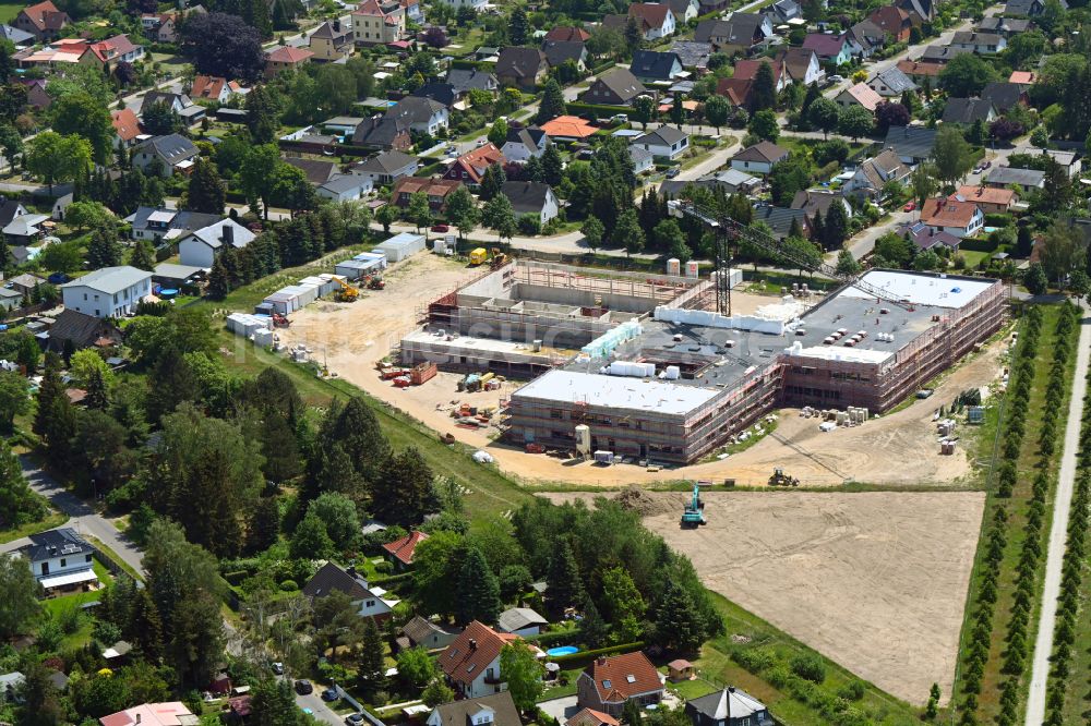 Fredersdorf-Vogelsdorf aus der Vogelperspektive: Baustelle zum Neubau des Schulgebäudes an der Landstraße - Lenbachstraße in Fredersdorf-Vogelsdorf im Bundesland Brandenburg, Deutschland