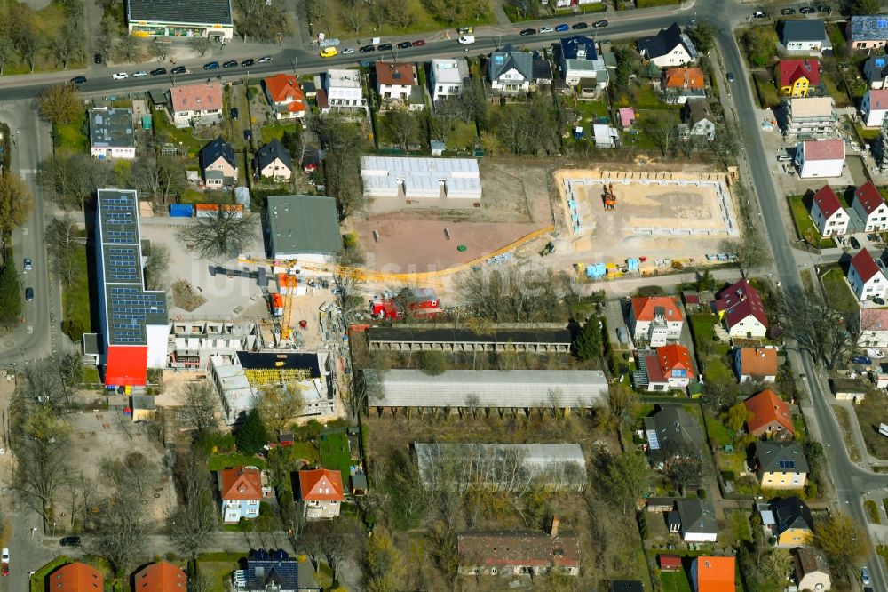 Berlin von oben - Baustelle zum Neubau des Schulgebäudes der Lew-Tolstoi-Schule am Römerweg im Ortsteil Karlshorst in Berlin, Deutschland