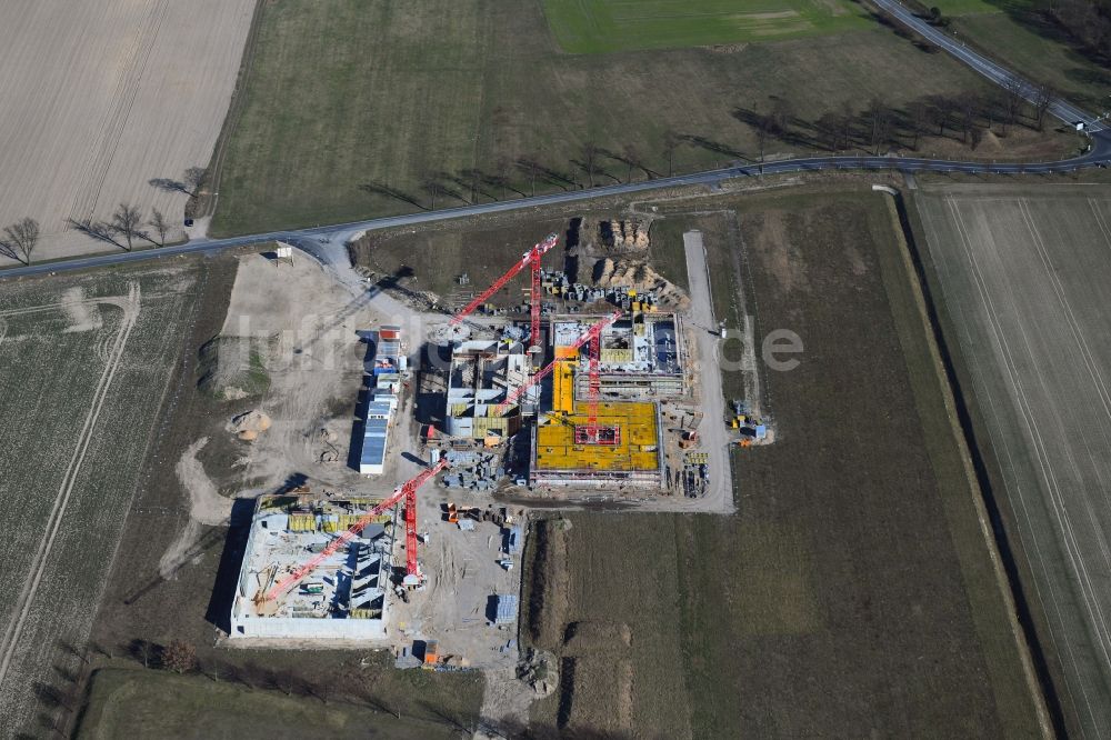 Luftaufnahme Altlandsberg - Baustelle zum Neubau des Schulgebäudes Neuer Schulcampus in Altlandsberg im Bundesland Brandenburg, Deutschland