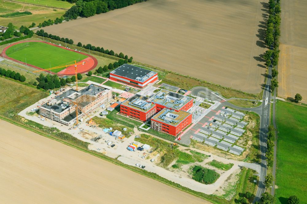 Altlandsberg von oben - Baustelle zum Neubau des Schulgebäudes Neuer Schulcampus in Altlandsberg im Bundesland Brandenburg, Deutschland