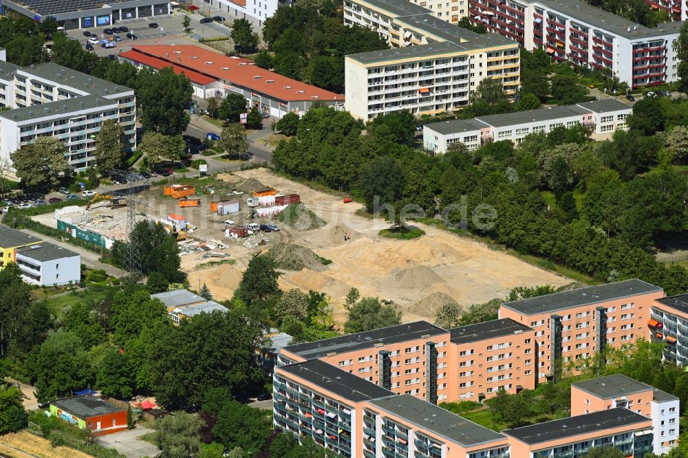 Luftaufnahme Berlin - Baustelle zum Neubau des Schulgebäudes im Ortsteil Hellersdorf in Berlin, Deutschland