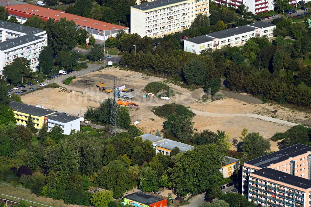 Luftbild Berlin - Baustelle zum Neubau des Schulgebäudes im Ortsteil Hellersdorf in Berlin, Deutschland