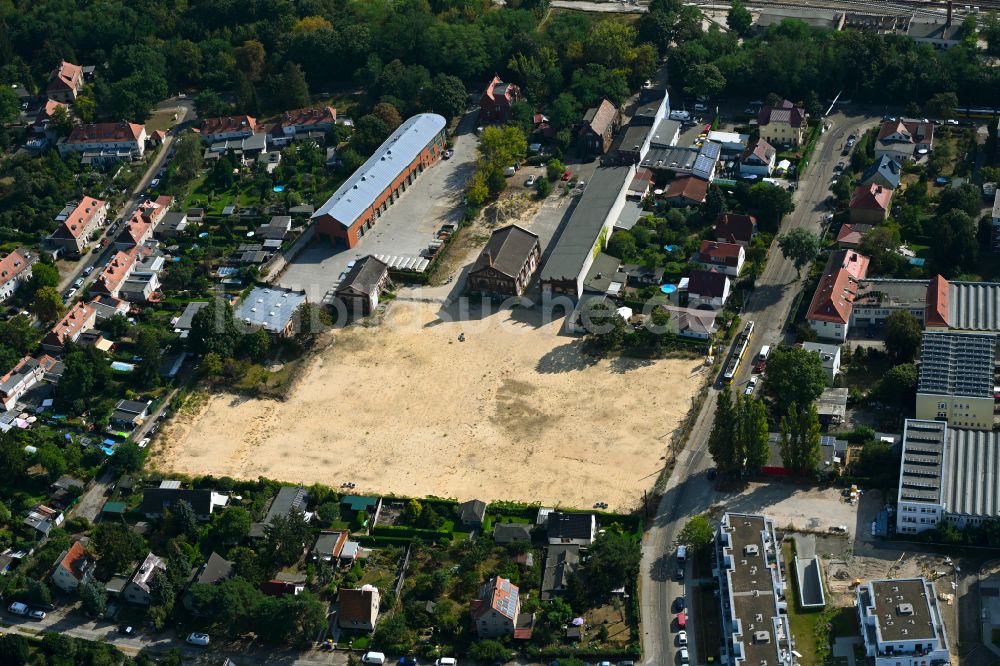 Luftaufnahme Berlin - Baustelle zum Neubau des Schulgebäudes im Ortsteil Köpenick in Berlin, Deutschland